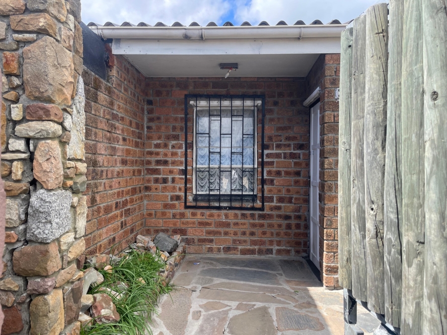  Bedroom Property for Sale in Eastridge Western Cape